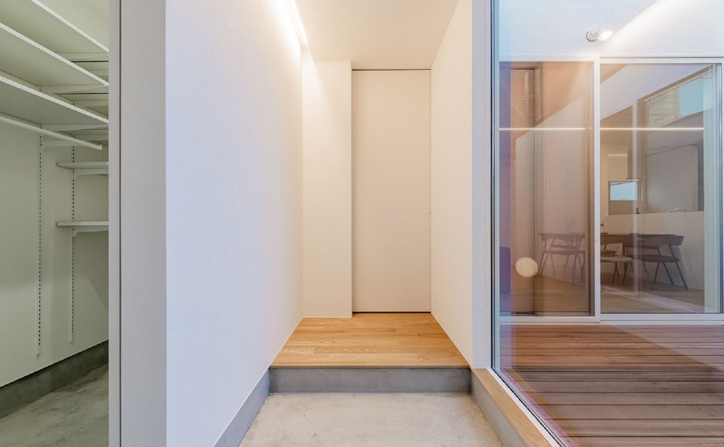 アーキテックス（GROOVY / KANAL HOME / SIMPLE is... / dramacy） 【2階建て/20坪台/コンパクト/2LDK/間取り図】中庭のあるコの字型実例。平屋をベースに2階は最小限にの建築実例画像3