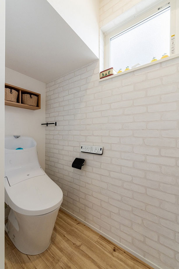 アーキテックス（GROOVY / KANAL HOME / SIMPLE is... / dramacy） 【2階建て/30坪台/4LDK/ウッドデッキ/庭/間取り図】切妻屋根と塗り壁がかわいい南欧カフェ風のお家の建築実例画像17