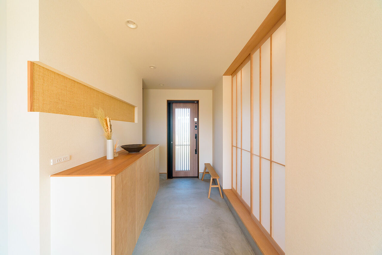 アーキテックス（GROOVY / KANAL HOME / SIMPLE is... / dramacy） 【2階建て/40坪台/5LDK/間取り図/駐車スペース有】片流れ屋根の平屋風の外観。子育て重視の和モダンな家の建築実例画像7