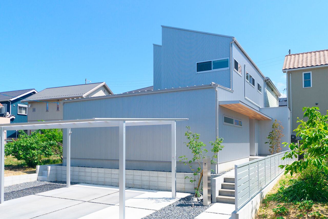 アーキテックス（GROOVY / KANAL HOME / SIMPLE is... / dramacy） 【2000万円台/3LDK/30坪台/間取り図】中庭をコの字に囲む陽だまりのLDK。充実の収納、動線もお気に入りの建築実例画像1