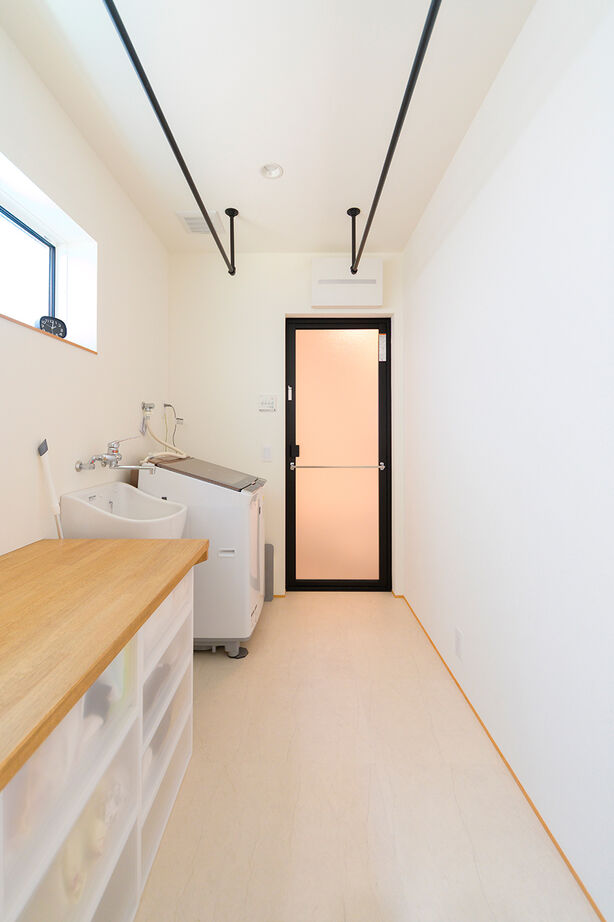 アーキテックス（GROOVY / KANAL HOME / SIMPLE is... / dramacy） 【2000万円台/3LDK/30坪台/間取り図】中庭をコの字に囲む陽だまりのLDK。充実の収納、動線もお気に入りの建築実例画像9