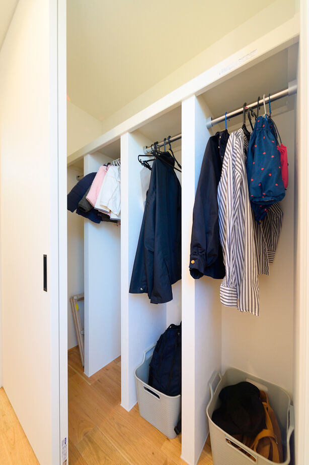 アーキテックス（GROOVY / KANAL HOME / SIMPLE is... / dramacy） 【2000万円台/3LDK/30坪台/間取り図】中庭をコの字に囲む陽だまりのLDK。充実の収納、動線もお気に入りの建築実例画像10