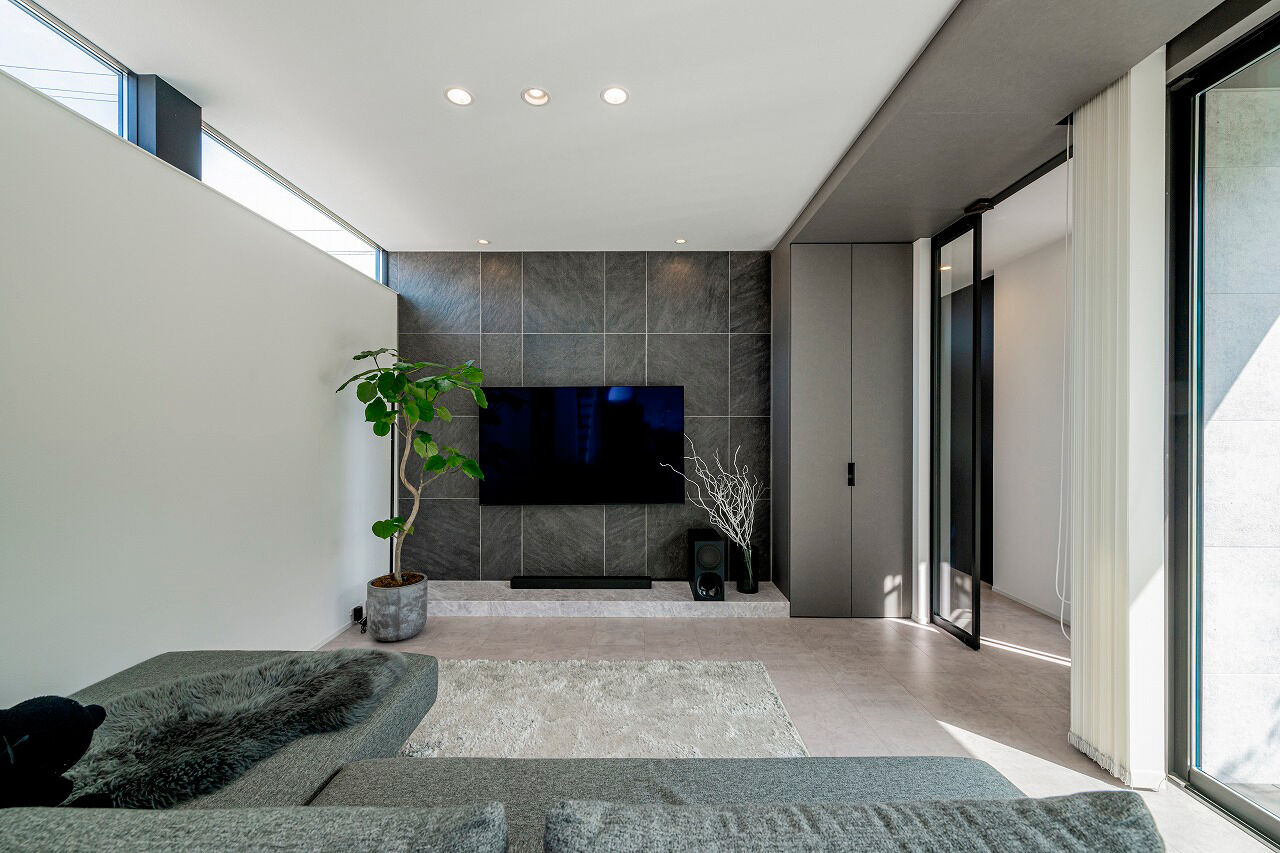 アーキテックス（GROOVY / KANAL HOME / SIMPLE is... / dramacy） 【2000万円台/ビルトインガレージ/2階建て/シンプル/30坪台/2LDK/間取り図】白とグレーのホテルライクな家の建築実例画像3