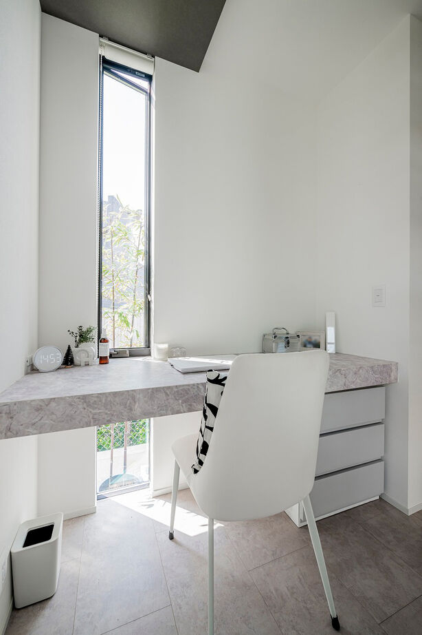 アーキテックス（GROOVY / KANAL HOME / SIMPLE is... / dramacy） 【2000万円台/ビルトインガレージ/2階建て/シンプル/30坪台/2LDK/間取り図】白とグレーのホテルライクな家の建築実例画像6