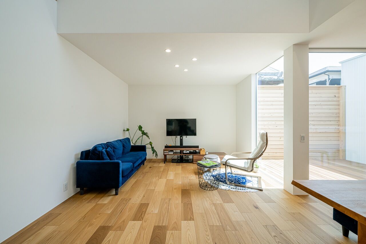 アーキテックス（GROOVY / KANAL HOME / SIMPLE is... / dramacy） 【2000万円台/20坪台/コンパクト/理想の間取り】中庭と吹抜けから家中が繋がる。家族が自然とLDKに集まる家の建築実例画像3