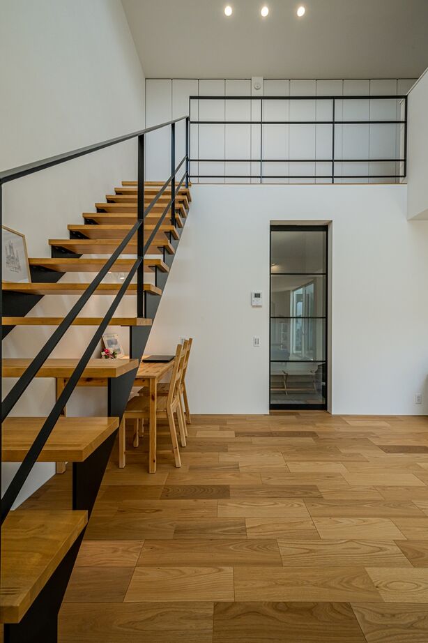 アーキテックス（GROOVY / KANAL HOME / SIMPLE is... / dramacy） 【2000万円台/20坪台/コンパクト/理想の間取り】中庭と吹抜けから家中が繋がる。家族が自然とLDKに集まる家の建築実例画像5