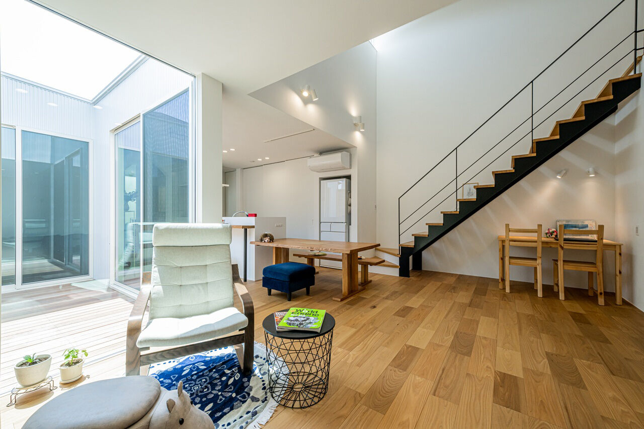 アーキテックス（GROOVY / KANAL HOME / SIMPLE is... / dramacy） 【2000万円台/20坪台/コンパクト/理想の間取り】中庭と吹抜けから家中が繋がる。家族が自然とLDKに集まる家の建築実例画像7