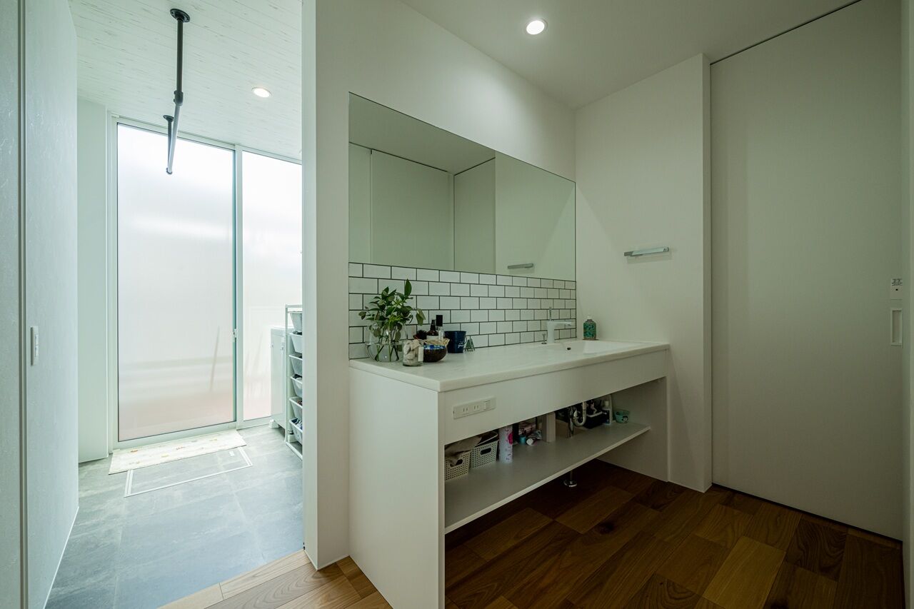 アーキテックス（GROOVY / KANAL HOME / SIMPLE is... / dramacy） 【2000万円台/20坪台/コンパクト/理想の間取り】中庭と吹抜けから家中が繋がる。家族が自然とLDKに集まる家の建築実例画像10