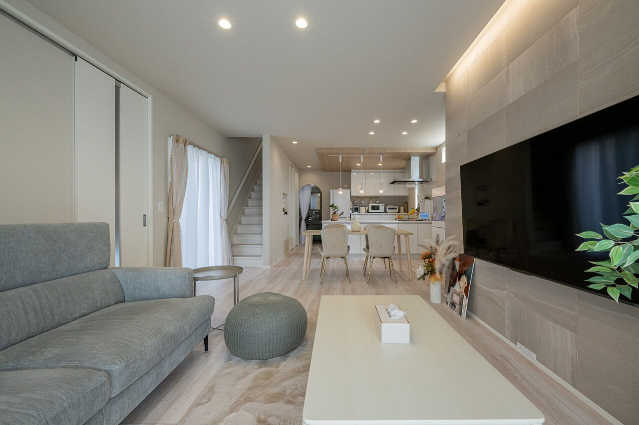 アーキテックス（GROOVY / KANAL HOME / SIMPLE is... / dramacy） 【2000万円台/2階建て/30坪台/3LDK/モダン/間取り図】趣味を満喫しながら暮らす、ニュアンスカラーの住まいの建築実例画像1