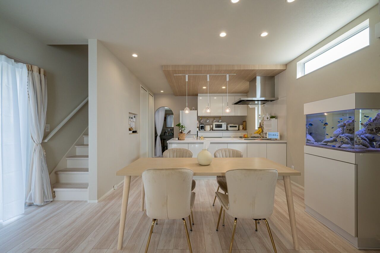 アーキテックス（GROOVY / KANAL HOME / SIMPLE is... / dramacy） 【2000万円台/2階建て/30坪台/3LDK/モダン/間取り図】趣味を満喫しながら暮らす、ニュアンスカラーの住まいの建築実例画像4