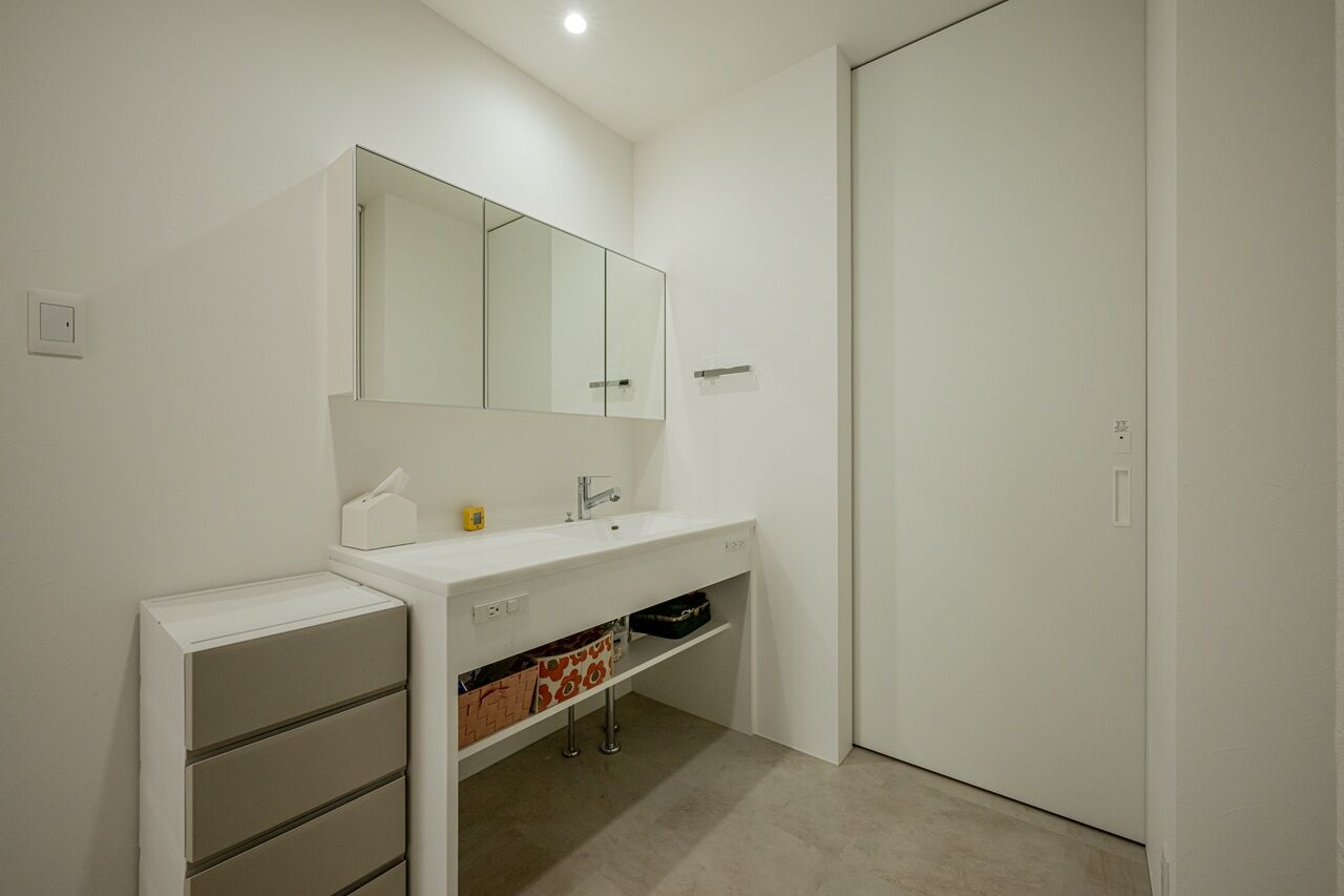 アーキテックス（GROOVY / KANAL HOME / SIMPLE is... / dramacy） 【2000万円台/30坪台/2階建て/理想の間取り】L字型にウッドデッキのある中庭。趣味を思う存分満喫できる家の建築実例画像10