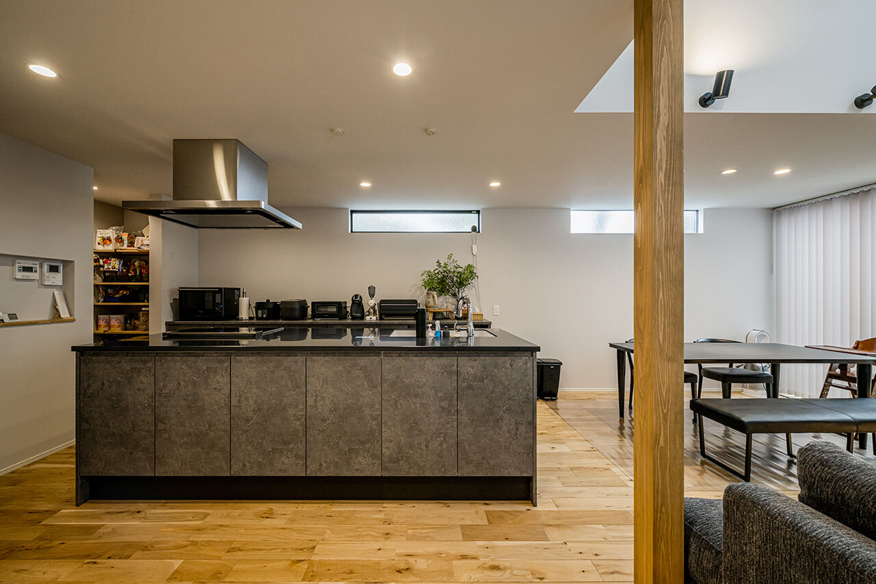 アーキテックス（GROOVY / KANAL HOME / SIMPLE is... / dramacy） 【2000万円台/2階建て/30坪/シンプル/駐車スペース有】吹抜けリビング＆家事ラク間取りのオシャレな家の建築実例画像4