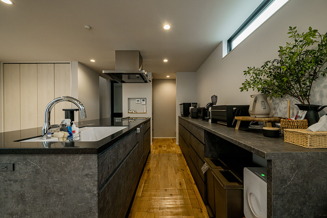 アーキテックス（GROOVY / KANAL HOME / SIMPLE is... / dramacy） 【2000万円台/2階建て/30坪/シンプル/駐車スペース有】吹抜けリビング＆家事ラク間取りのオシャレな家の建築実例画像6