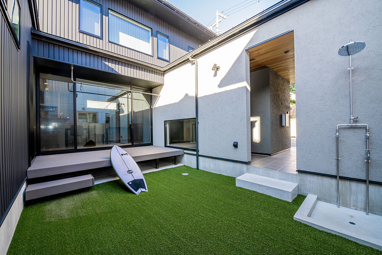 アーキテックス（GROOVY / KANAL HOME / SIMPLE is... / dramacy） 【2000万円台/30坪台/平屋スタイル/間取り図】中庭をコの字に囲む家。スタイリッシュなサーファーズハウスの建築実例画像6
