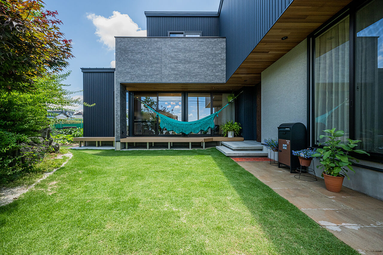 アーキテックス（GROOVY / KANAL HOME / SIMPLE is... / dramacy） 【3000万円台/2階建て/30坪台/間取り図】週末は庭＆LDKでホームパーティ。暮らしを楽しむアイデア満載の家の建築実例画像4