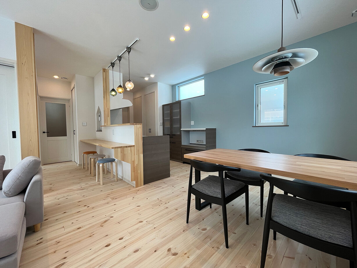 エクセルホーム福島〈会津＆中通りエリア〉 【2000万円台・約37坪／長期優良・ZEH】天井スピーカーから大好きな音楽が流れ、木が心地よい北欧テイストの建築実例画像4