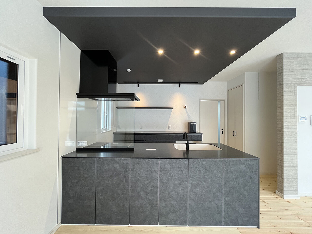 エクセルホーム福島〈会津＆中通りエリア〉 【2000万円台・約31坪／ZEH・W断熱】モノトーンコーディネートでホテルライクを叶えた住まいの建築実例画像3