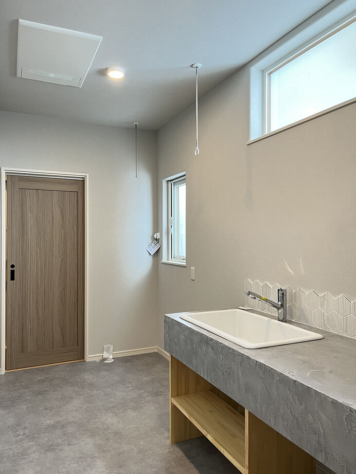 エクセルホーム福島〈会津＆中通りエリア〉 【約35坪／ZEH・W断熱】木の温もりに包まれた、家族が自然と集まるナチュラルな住まいの建築実例画像5