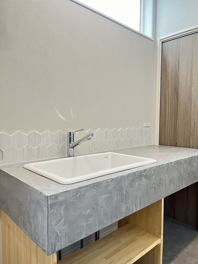 エクセルホーム福島〈会津＆中通りエリア〉 【約35坪／ZEH・W断熱】木の温もりに包まれた、家族が自然と集まるナチュラルな住まいの建築実例画像6