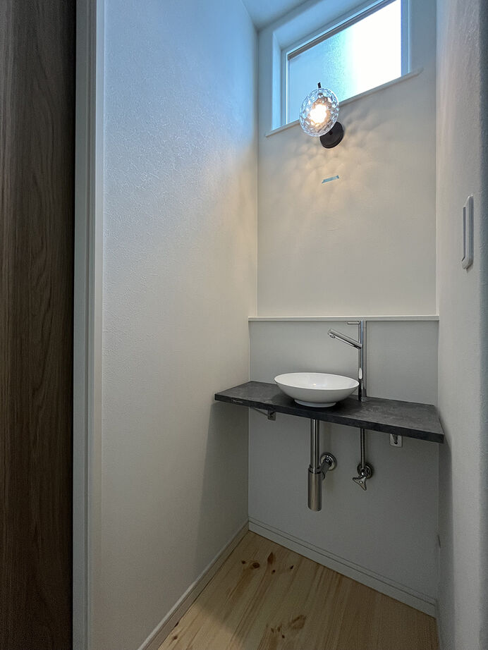 エクセルホーム福島〈会津＆中通りエリア〉 【約35坪／ZEH・W断熱】木の温もりに包まれた、家族が自然と集まるナチュラルな住まいの建築実例画像9