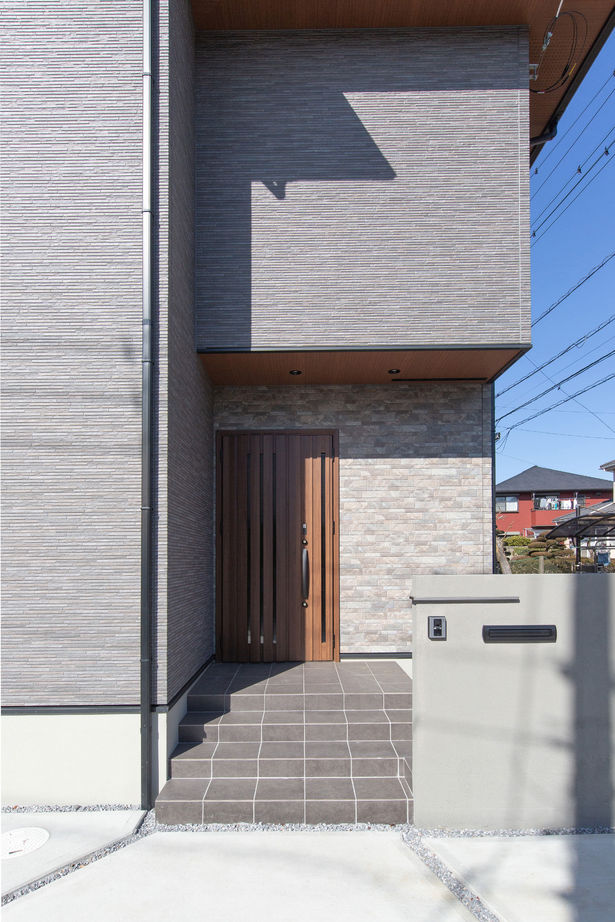 広島建設-セナリオハウス- 【間取図有／吹き抜け／収納】モノトーンの上質感を楽しみ、オープンな空間で家族が寛ぐシンプルモダンの家の建築実例画像18