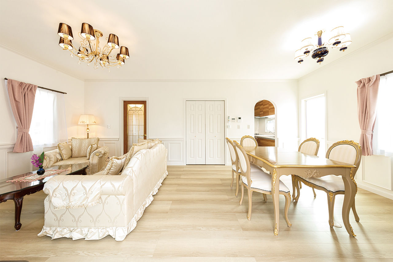 ノーザンハウス 【1985万円｜43.4坪｜間取り図有】重厚なジョージアン様式の住まいで、心豊かなセカンドライフをの建築実例画像3