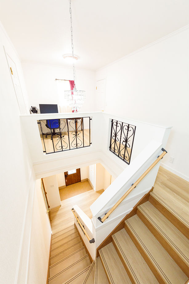 ノーザンハウス 【1985万円｜43.4坪｜間取り図有】重厚なジョージアン様式の住まいで、心豊かなセカンドライフをの建築実例画像9