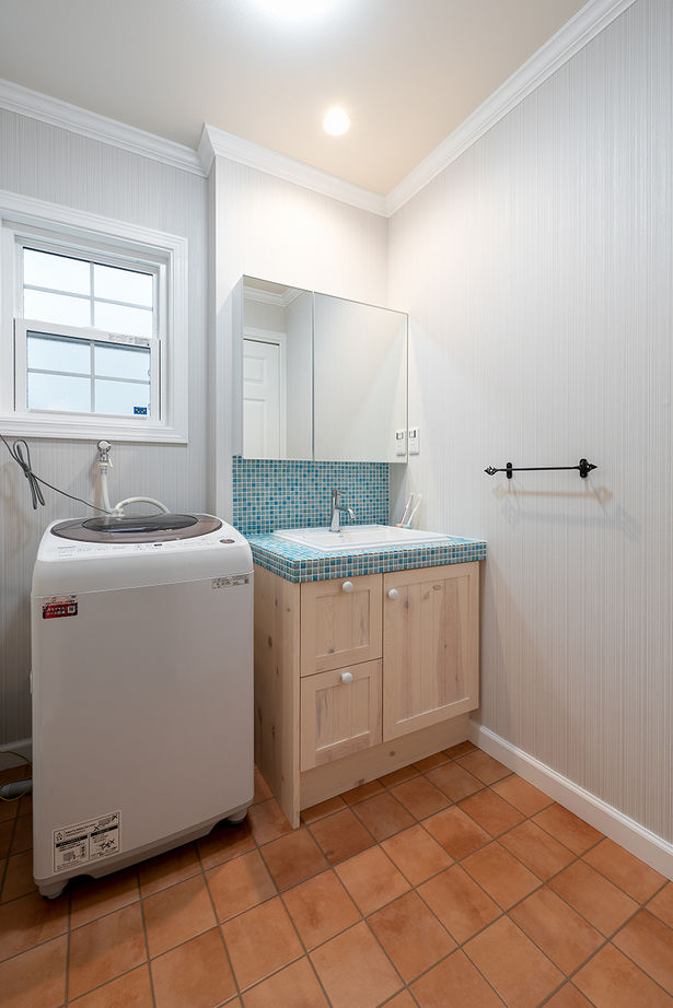 ノーザンハウス 【2229万円｜40坪｜長期優良住宅｜間取り図有】ブルーのラップサイディングが印象的なアメリカンハウスの建築実例画像6