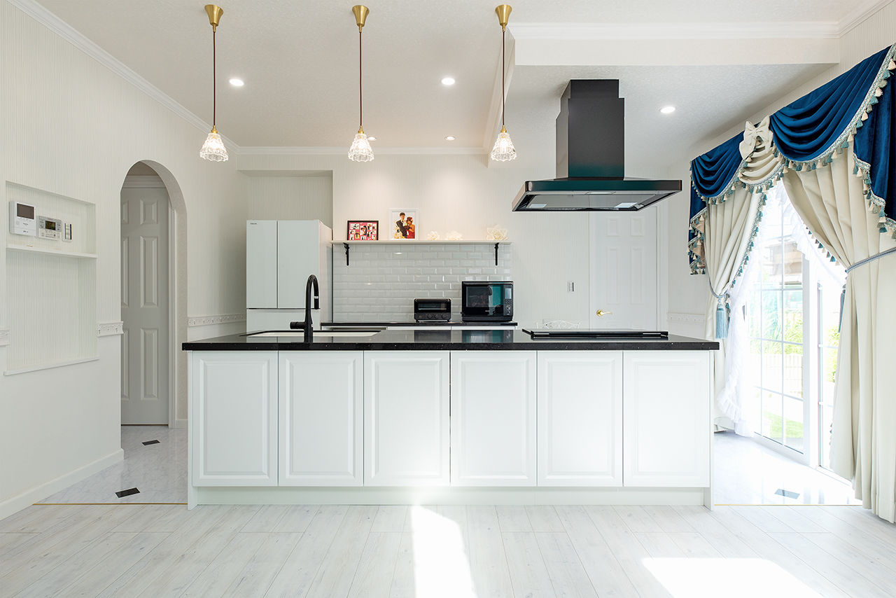 ノーザンハウス 【2815万円｜40.1坪｜間取り図有】真っ白な外壁とパノラマ塔屋が印象的なクイーンアンスタイルの家の建築実例画像4