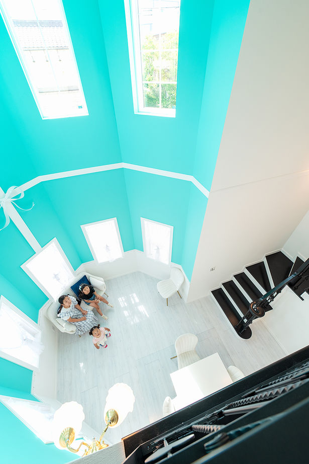 ノーザンハウス 【2815万円｜40.1坪｜間取り図有】真っ白な外壁とパノラマ塔屋が印象的なクイーンアンスタイルの家の建築実例画像7