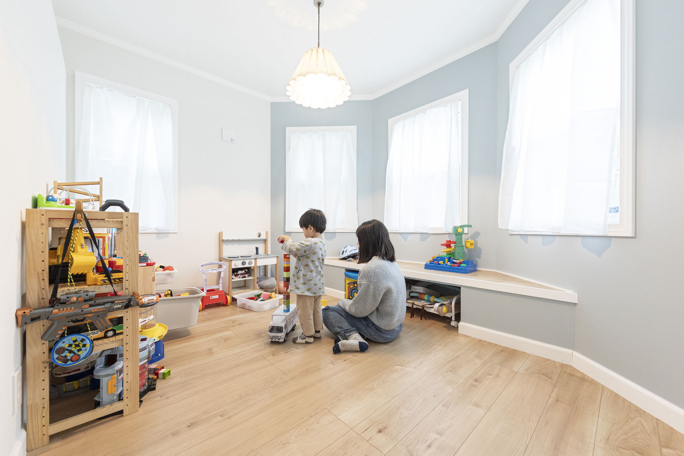 ノーザンハウス 【2180万円｜39坪｜間取り図有】テーマパークで見て、あこがれた「クイーンアン」のデザインを暮らしの中にの建築実例画像2