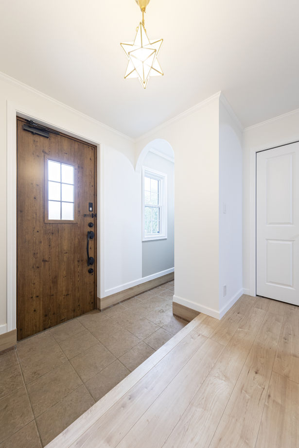 ノーザンハウス 【2180万円｜39坪｜間取り図有】テーマパークで見て、あこがれた「クイーンアン」のデザインを暮らしの中にの建築実例画像9