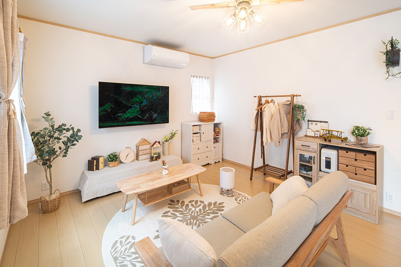 ノーザンハウス 【2022万円｜33.6坪｜長期優良住宅｜間取り図有】「好き」をぎゅっと詰めこんだ輸入住宅で充実した家時間をの建築実例画像2