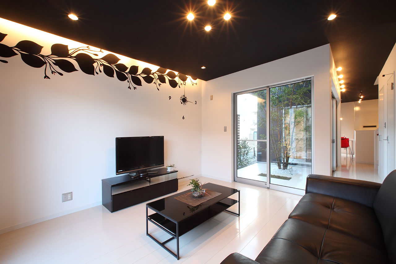 Ｉｍａｃｏｃｏ（イマココ） 【1000万円台/栗東市/中庭】壁画アーティストと建築デザイナーがコラボしたシンプルモダンな家の建築実例画像2