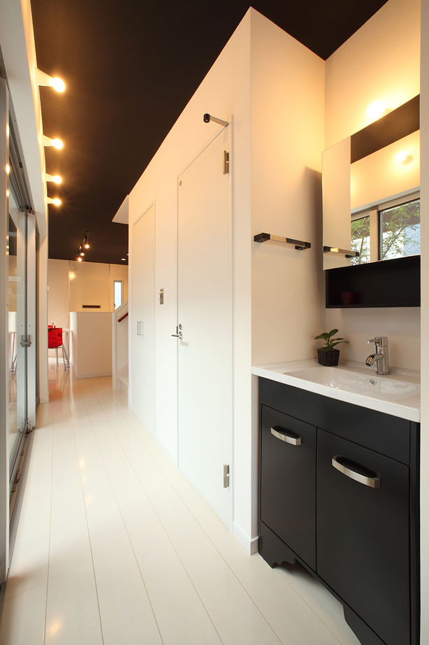 Ｉｍａｃｏｃｏ（イマココ） 【1000万円台/栗東市/中庭】壁画アーティストと建築デザイナーがコラボしたシンプルモダンな家の建築実例画像4