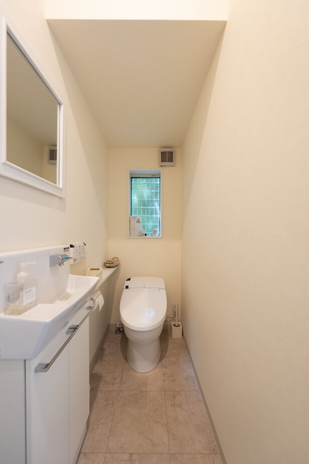 秀光ビルド 【2階建て/店舗併用/収納充実】ナチュラルな空間で心安らぐフェイシャルサロン併設の住まいの建築実例画像6