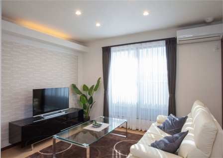 秀光ビルド 【1000万円台/4LDK/狭小27坪/細長い家/間取り図】間口の狭い土地にビルトインガレージ＆おしゃれな３階建ての建築実例画像3