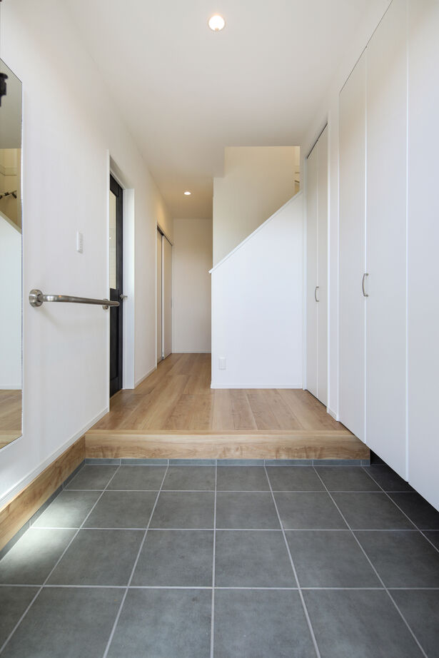 秀光ビルド 【ユニバーサルデザイン/ナチュラルウッド】シンプルでありながら機能性を重視したモダンなお家の建築実例画像6