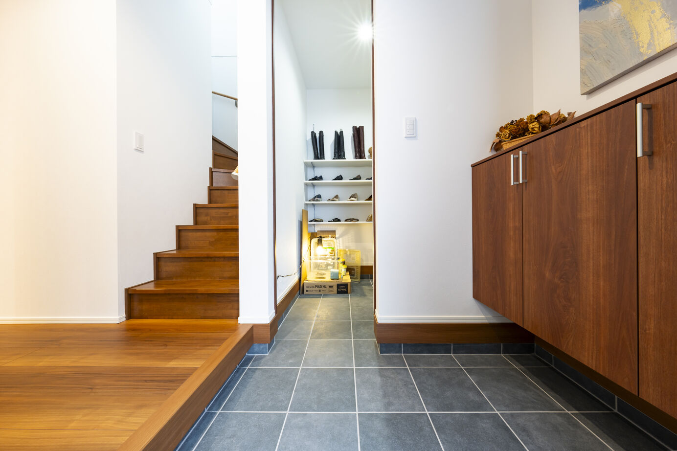 秀光ビルド 【1665万円/収納/家事ラク】小上がりの和室がおしゃれ、ファミリークローゼットのある住まい。の建築実例画像3