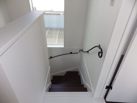 秀光ビルド 【1000万円台/外国みたいな家/住みやすい間取り/おしゃれ】洒落た洋風のイメージを外観から演出した家の建築実例画像3