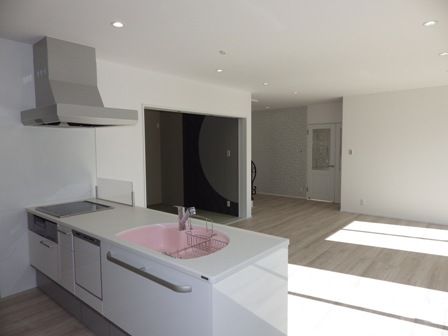 秀光ビルド 【1000万円台/外国みたいな家/住みやすい間取り/おしゃれ】洒落た洋風のイメージを外観から演出した家の建築実例画像7