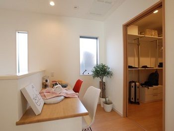 秀光ビルド 【1000万円台/4LDK/一戸建て/間取り図/おしゃれ】白と黒のシンプルデザインと使い易さが両立した大満足の家の建築実例画像4