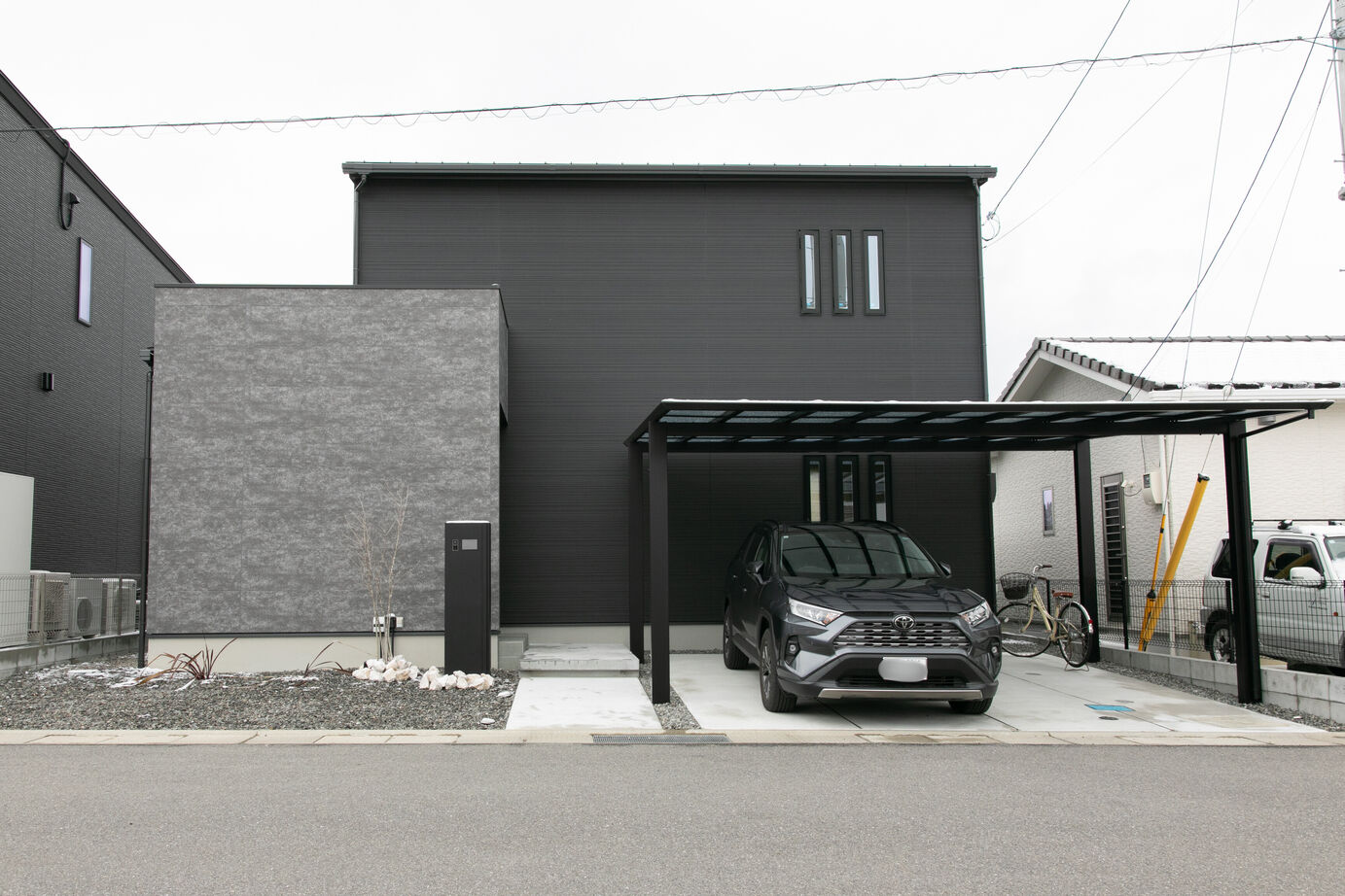 秀光ビルド 【1376万円/2階建て/収納充実/下がり天井】ナチュラルウッドで上質な居心地を実現した家の建築実例画像1