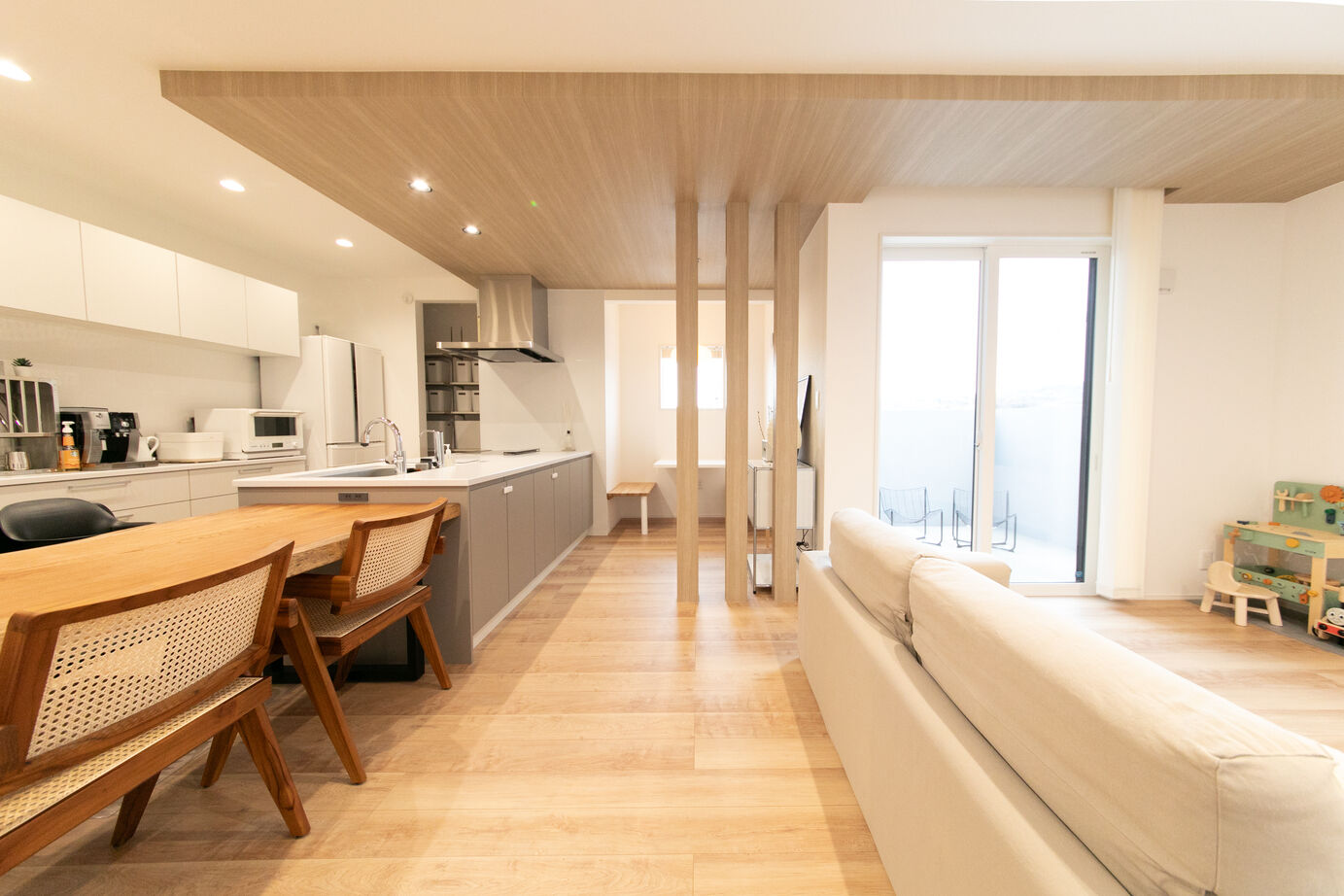 秀光ビルド 【1376万円/2階建て/収納充実/下がり天井】ナチュラルウッドで上質な居心地を実現した家の建築実例画像4