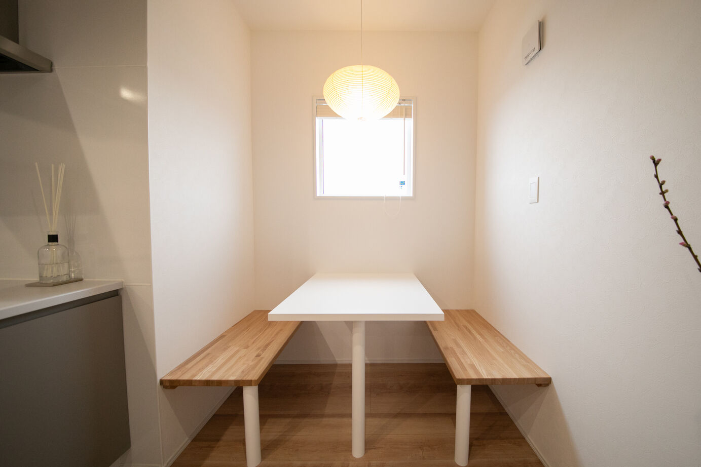 秀光ビルド 【1376万円/2階建て/収納充実/下がり天井】ナチュラルウッドで上質な居心地を実現した家の建築実例画像6