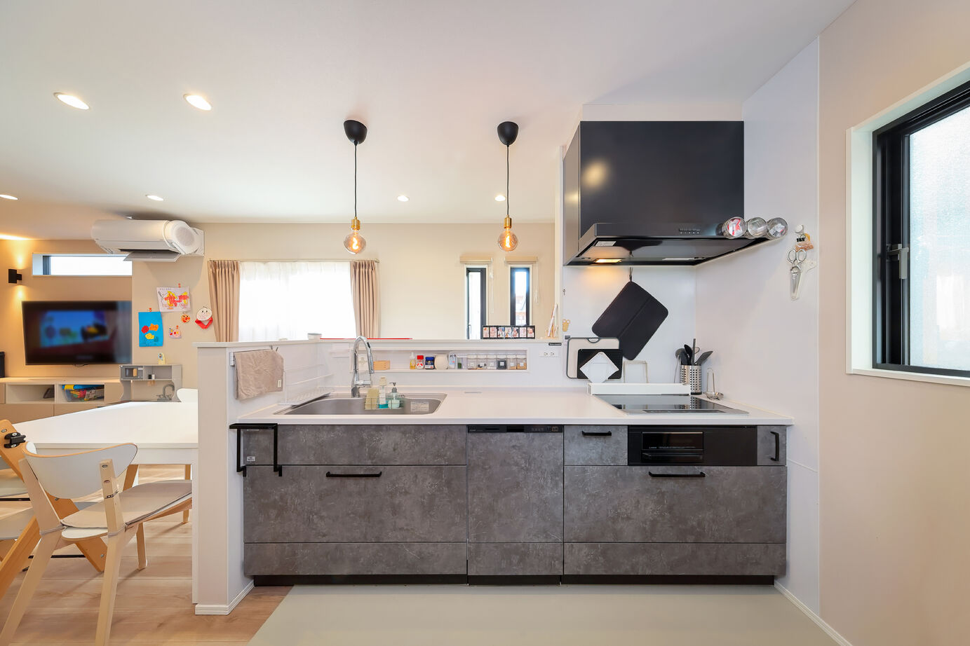 秀光ビルド 【1736万円/シンプルモダン/2階建て】子育て目線のこだわりが光る、シンプルモダンの家の建築実例画像3