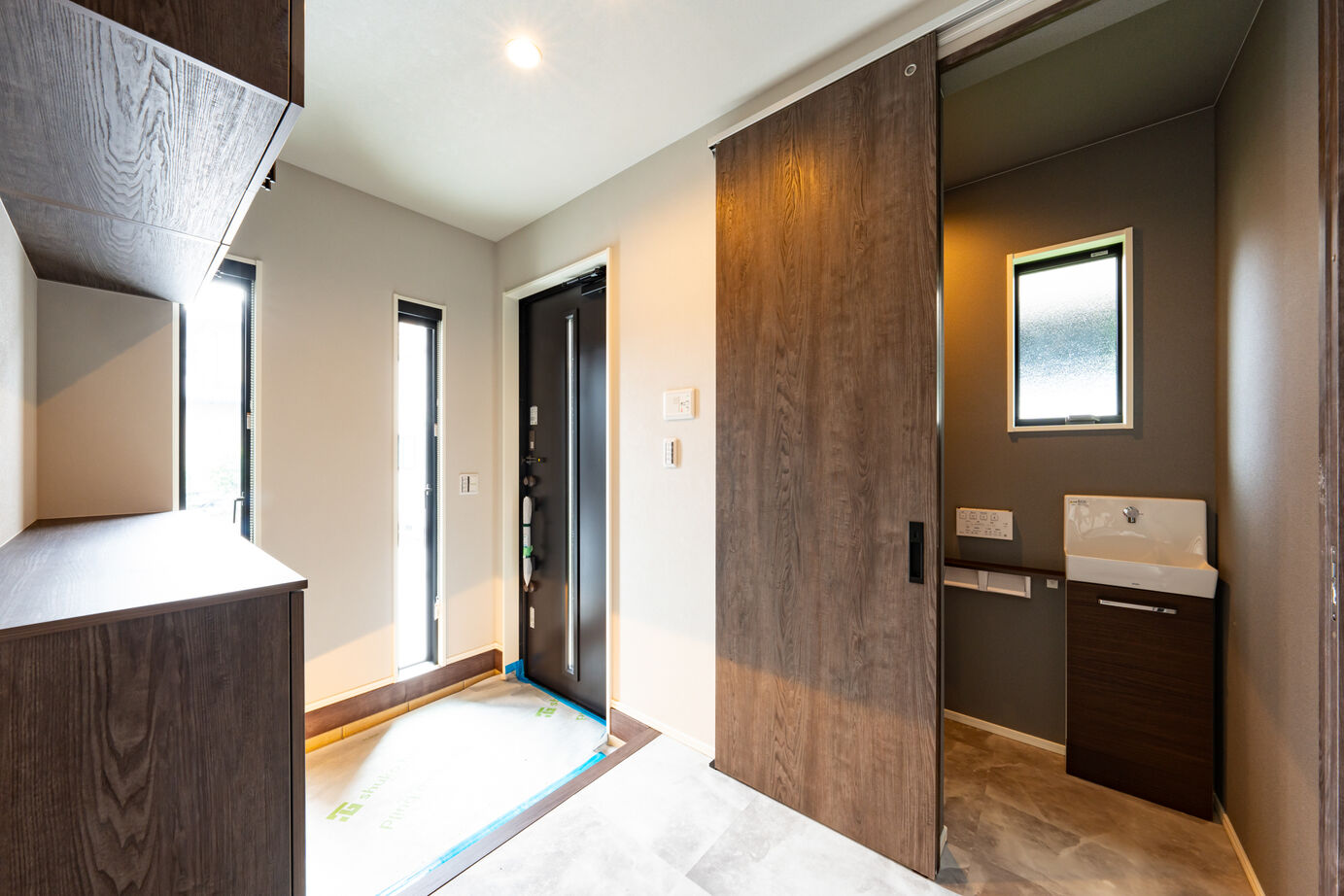 秀光ビルド 【1301万円/2階建て/スタイリッシュ/収納充実】モダンなデザインと開放感が調和した理想の住まいの建築実例画像5