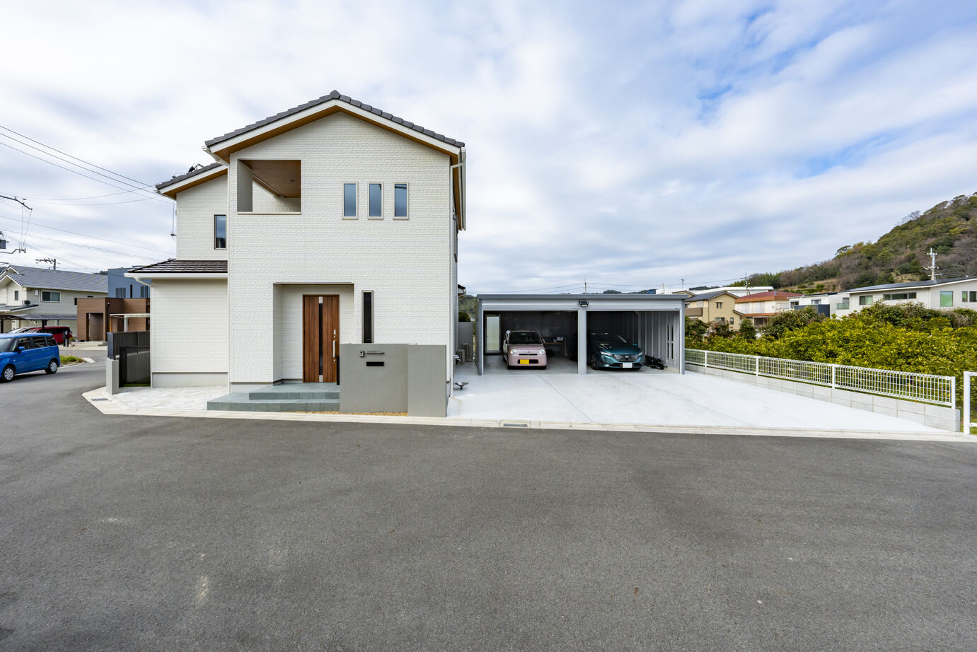 秀光ビルド 【1740万円/2階建て/収納充実/回遊動線】家族の絆を深める、快適さと機能性を両立させた住まいの建築実例画像1