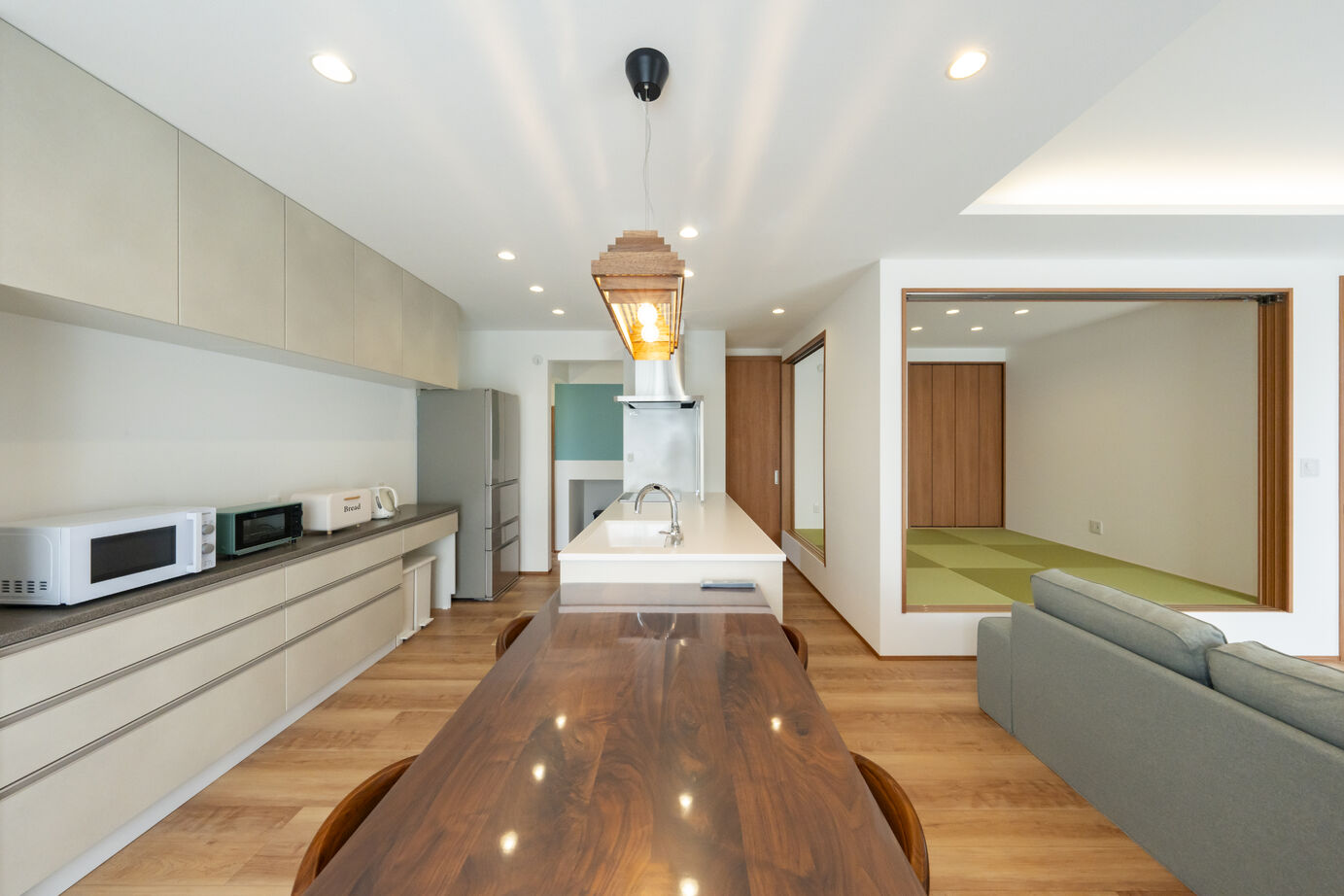 秀光ビルド 【1740万円/2階建て/収納充実/回遊動線】家族の絆を深める、快適さと機能性を両立させた住まいの建築実例画像2