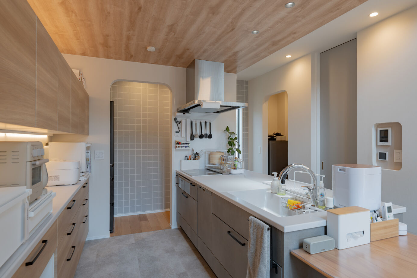 秀光ビルド 【2階建て/スケルトン階段/収納充実】家族の想いを形にした、ナチュラルモダンな住まいの建築実例画像3